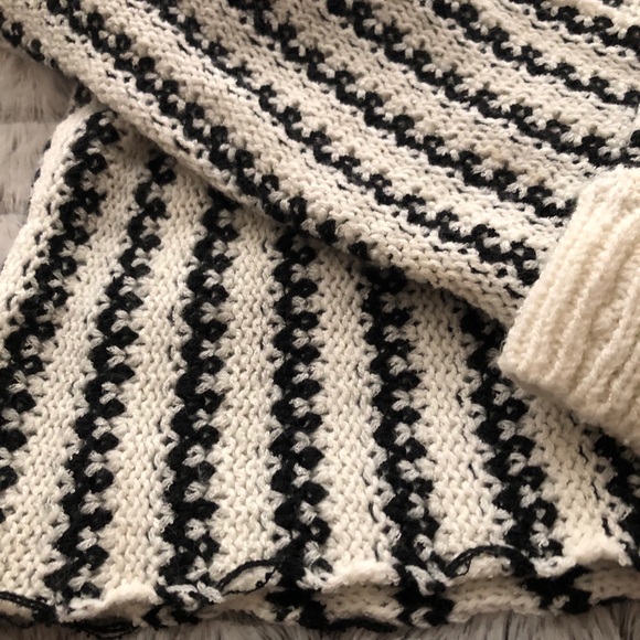 Moon River Cold Shoulder Ruffle Sweater - Picture 6 of 7